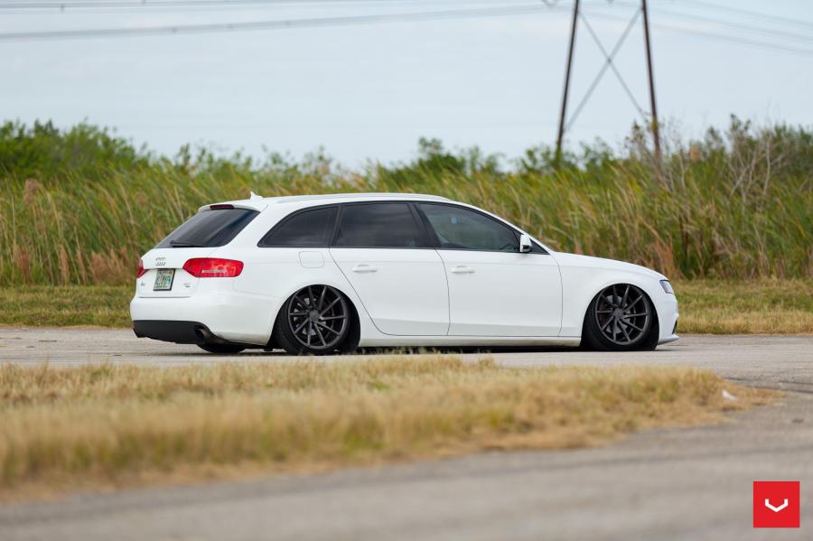  Audi A4 Avant 2.0T on Vossen Wheels (CVT) 2016 года  (фото 18 из 24)